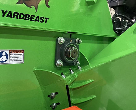 Dual anvil feed design on the Yardbeast 6525 dramatically improves the self feeding capability of this chipper